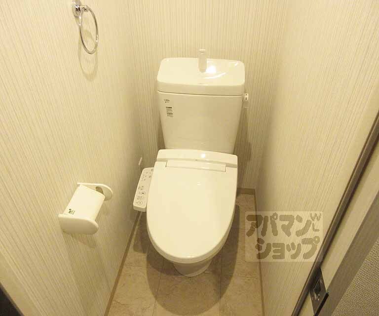 トイレ　ウォシュレット付いています