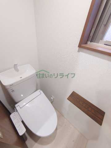 トイレ　別部屋の参考写真です