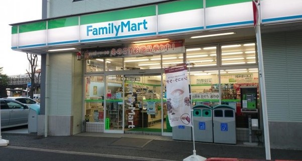 コンビニ　ファミリーマート 新横浜店（コンビニ）まで117m