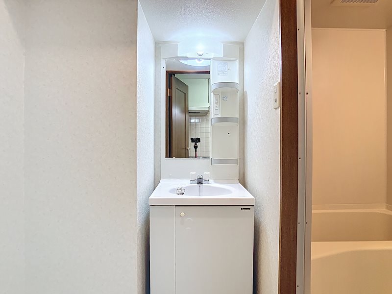 洗面設備　※他部屋参考写真、現況優先