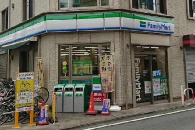 コンビニ　ファミリーマート保谷駅南口店（コンビニ）まで352m