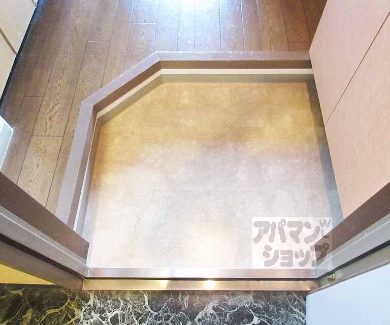 玄関　ゆったりとした玄関です。