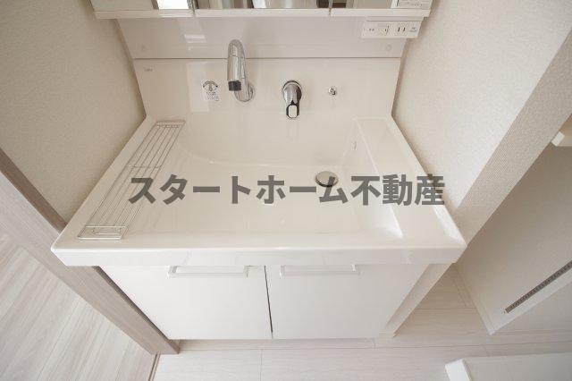 洗面設備　広い洗面スペース