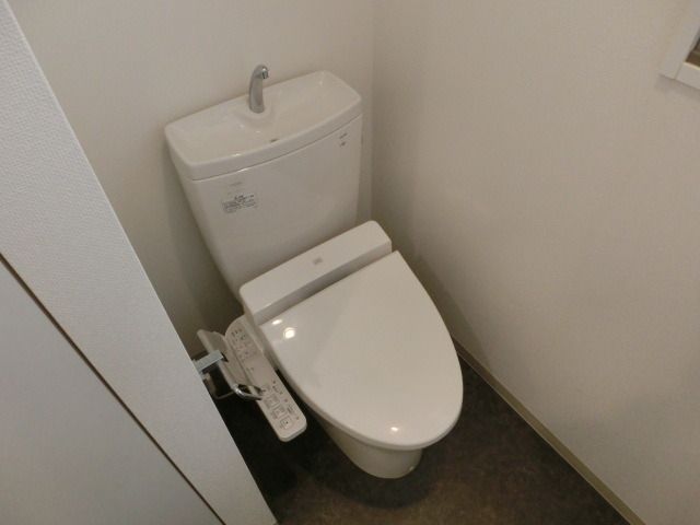 レジディア中落合A棟のトイレ写真