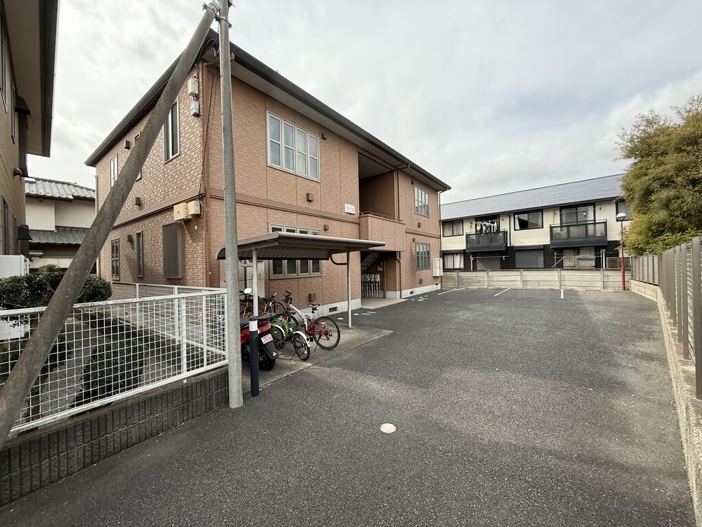 建物外観　1F手前の部屋です！！