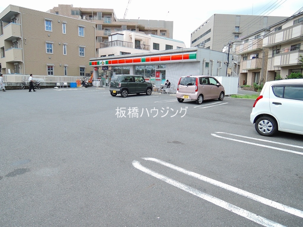 コンビニ　サンクス北区浮間三丁目店（コンビニ）まで157m