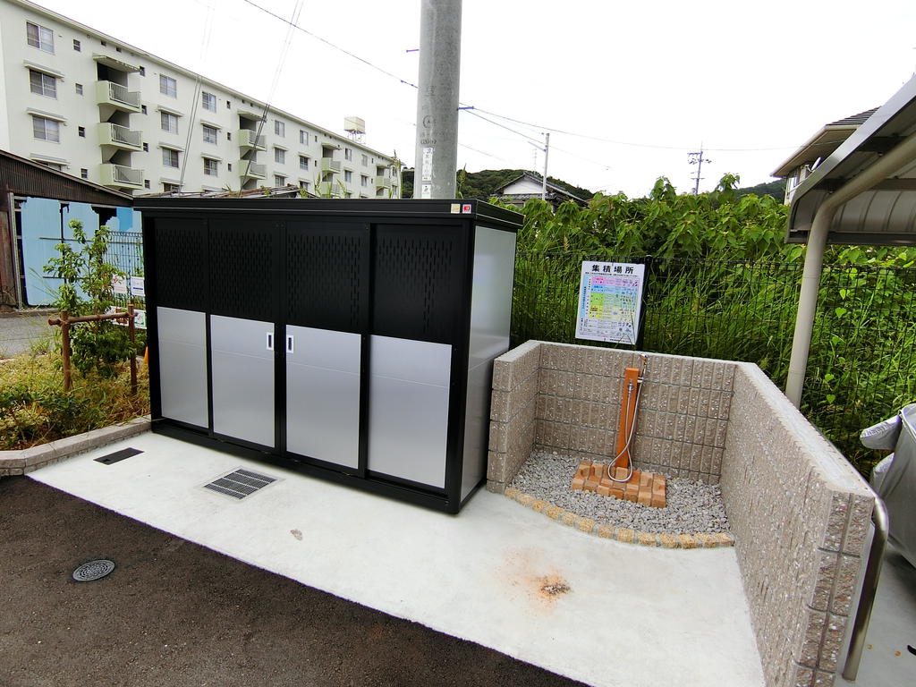 その他　敷地内ゴミステーション・ペット用足洗い場