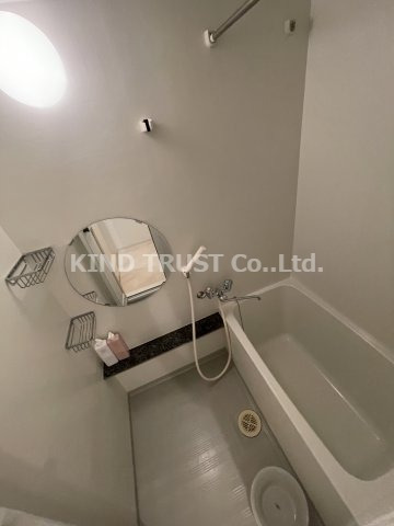バス・シャワールーム　コンパクトで使いやすいお風呂です