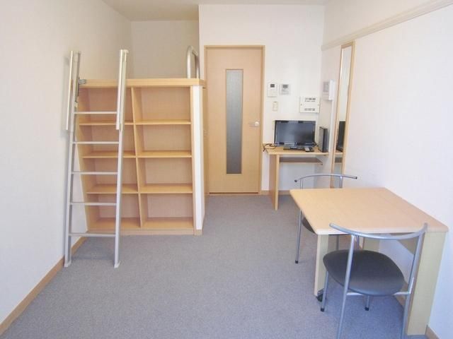 居室・リビング　★収納スペースありの洋室（類似の物件の写真です）★