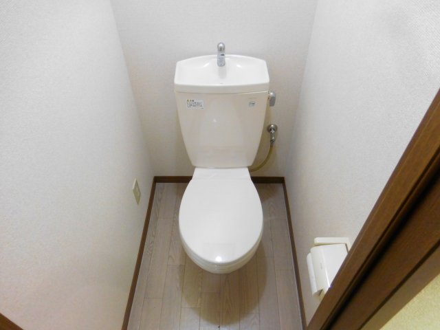 【摂津ビルのトイレ】