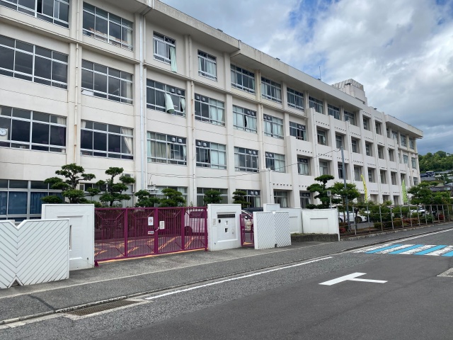 【広島市安佐北区口田南のアパートの小学校】