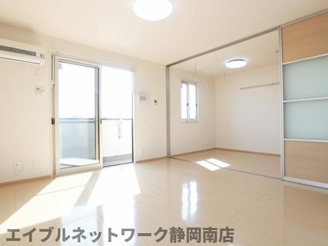 居室・リビング　使いやすい居間です