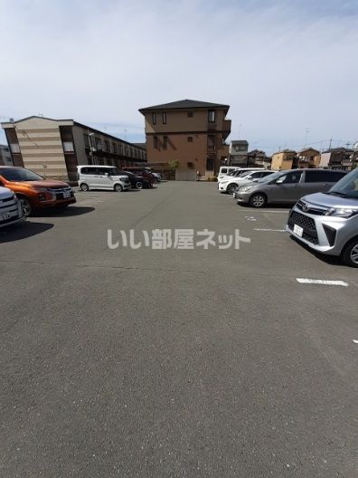 【リバーフロント鴨川の駐車場】