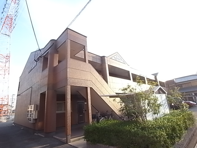 【加古川市尾上町口里のアパートの建物外観】