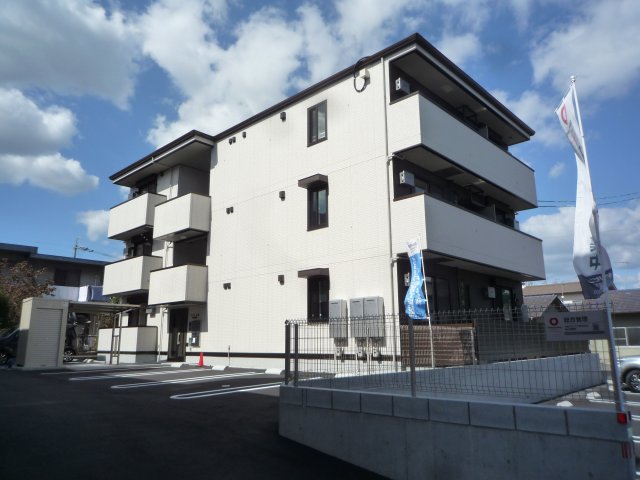 【福山市曙町のアパートの建物外観】