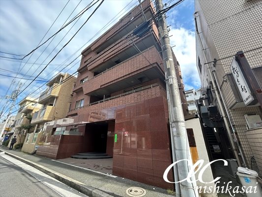 江戸川区東葛西のマンションの建物外観