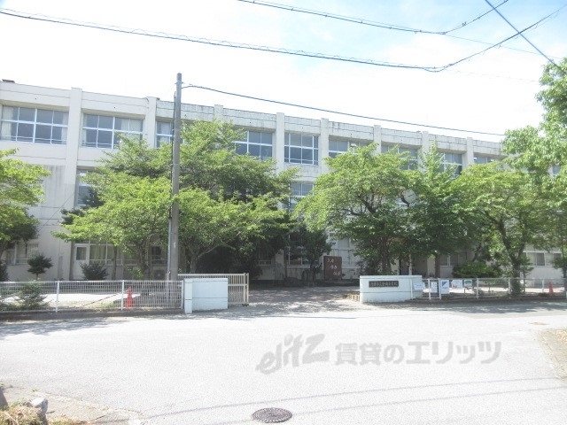 【彦根市野瀬町のアパートの小学校】