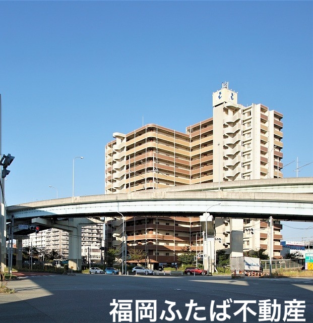 【福岡市東区箱崎ふ頭のマンションの建物外観】