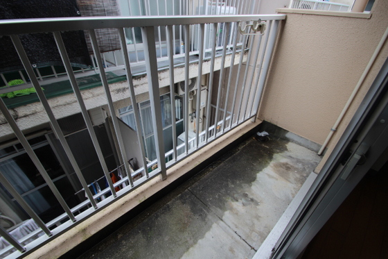 バルコニー　※別号室の写真となります。