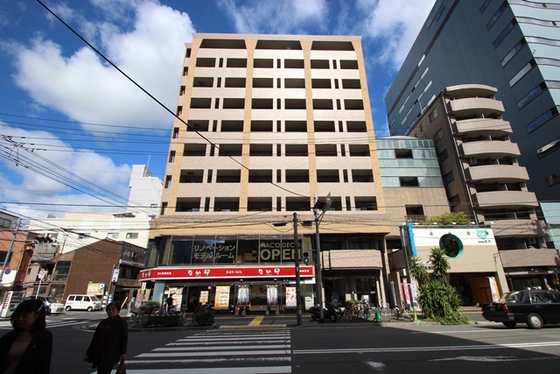 広島市中区西十日市町のマンションの建物外観