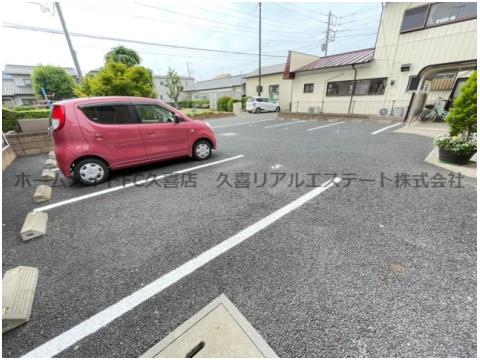 【ベル・アシューレの駐車場】