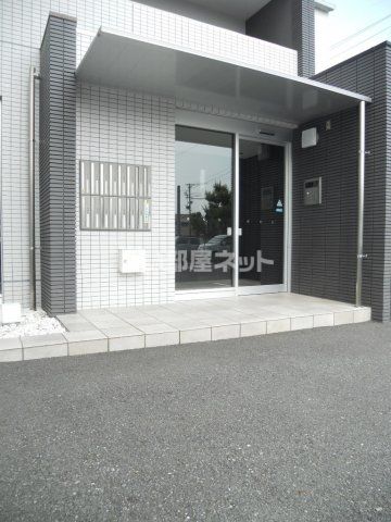 【静岡市駿河区池田のマンションのエントランス】