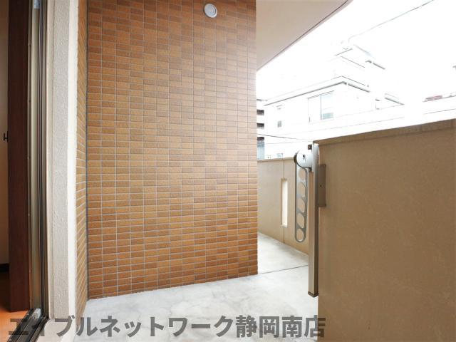 【静岡市駿河区さつき町のマンションのバルコニー】