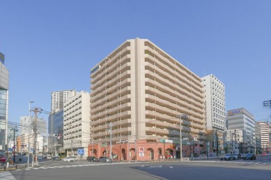 横浜市西区平沼のマンションの建物外観