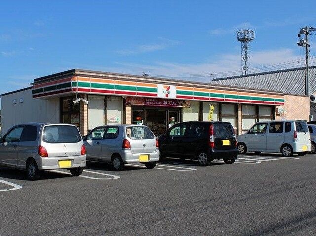 コンビニ　セブン-イレブン伊万里六仙寺店（コンビニ）まで1100m