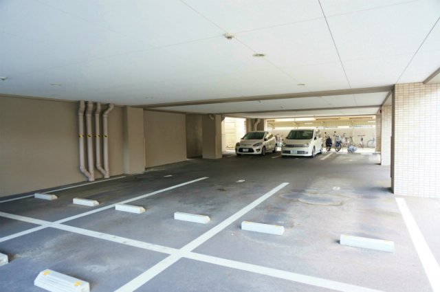 駐車場　車をお持ちの方に嬉しい駐車場付きの物件です