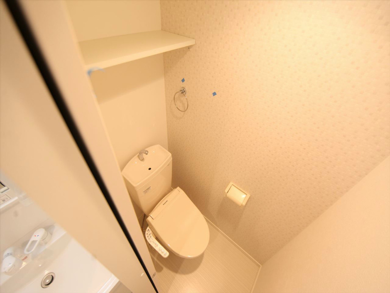 トイレ　温水洗浄暖房便座付トイレ