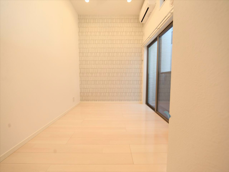 バルコニー　洋室6帖　上階ロフト5.9帖（収納でも部屋でも使えます）