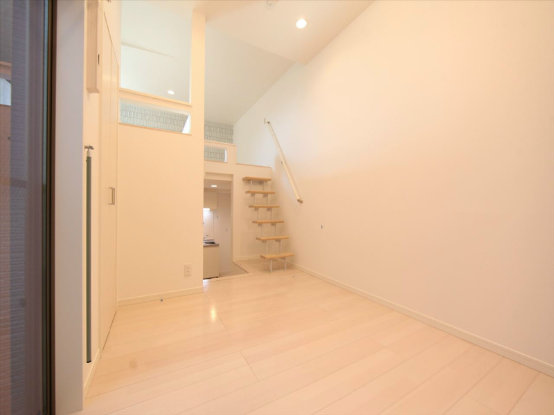 居室・リビング　洋室6帖　上階ロフト5.9帖（収納でも部屋でも使えます）