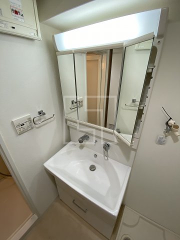 洗面設備　ポローニア立花通り　独立洗面化粧台