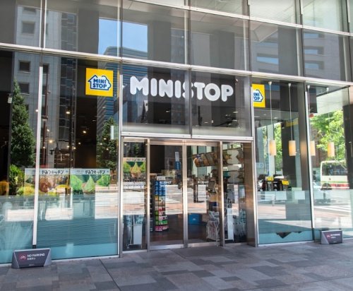 コンビニ　ミニストップ 宝町駅前店（コンビニ）まで165m