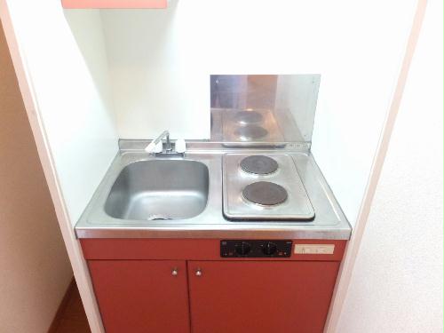 キッチン　２口電気コンロの設置済み。