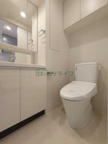 トイレ　別部屋の参考写真で御座います。