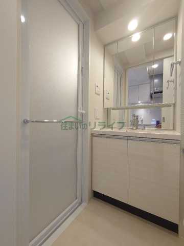 洗面設備　別部屋の参考写真で御座います。