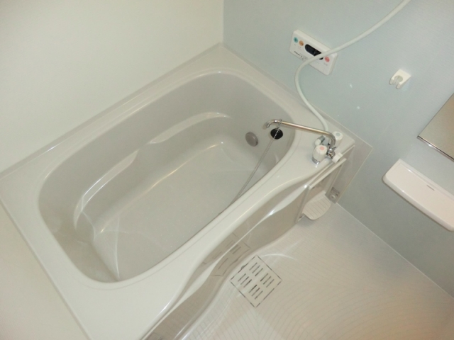 バス・シャワールーム　浴室乾燥機・追い焚き機能付き☆