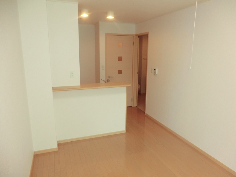 居室・リビング　エアコン付きで初期費用を抑えられます♪