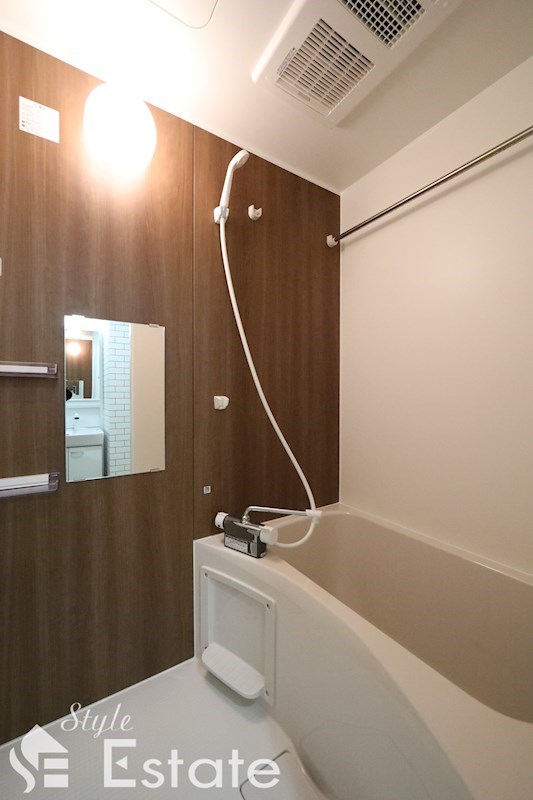 バス・シャワールーム　バスルーム