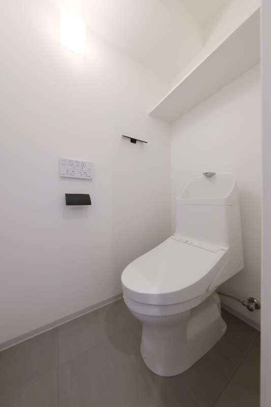 トイレ　温水洗浄便座付トイレ