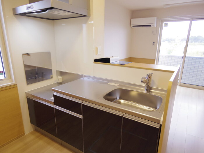 キッチン　対面キッチン（IH対応コンセント付き）