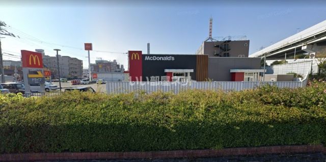 飲食店　マクドナルド堺石津店（飲食店）まで366m