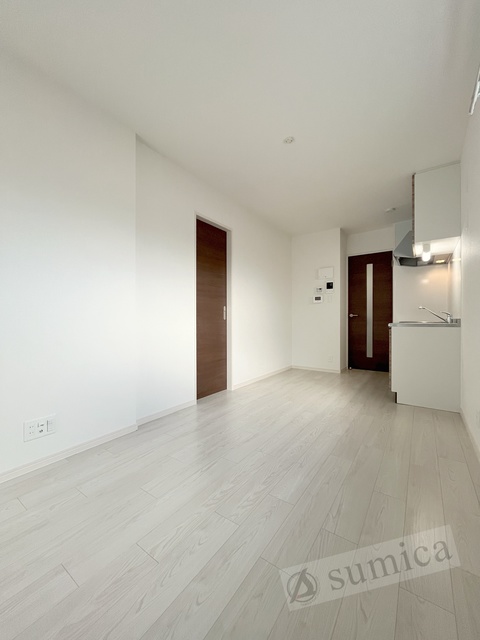 居室・リビング　ホワイトベースで明るい内装♪