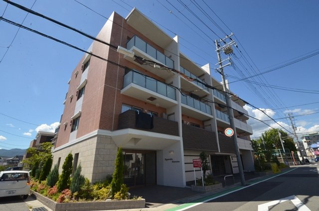 建物外観　オートロック付きでセキュリティ安心