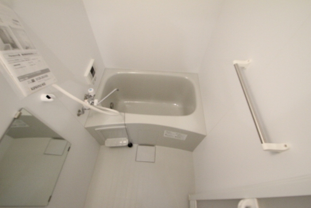 バス・シャワールーム　別建物同タイプの写真になります。