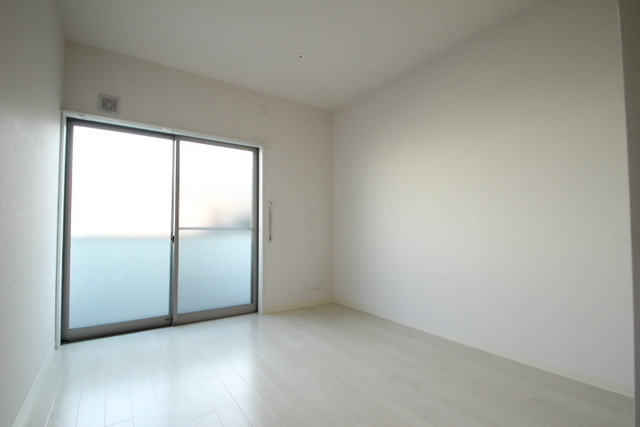 居室・リビング　別建物同タイプの写真になります。