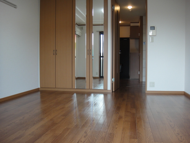 その他部屋・スペース　洋室(姿鏡付き)