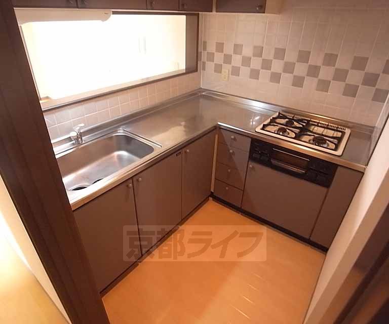 キッチン　広いキッチンです。